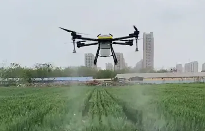 शेतकऱ्यांसाठी ड्रोनचे उपयुक्त प्रकार त्यांचें कार्य